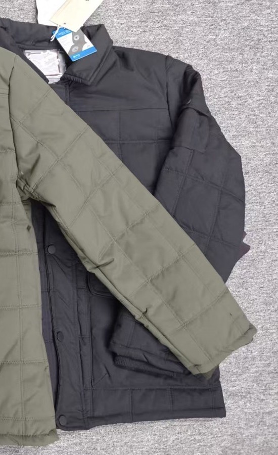 GBJ03 collar and snap placket detail